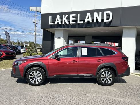 Certified 2025 Subaru Outback Premium w/ Popular Package #1A image 3