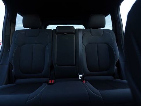 Used 2025 Jeep Grand Cherokee Laredo w/ Luxury Tech Group I image 33