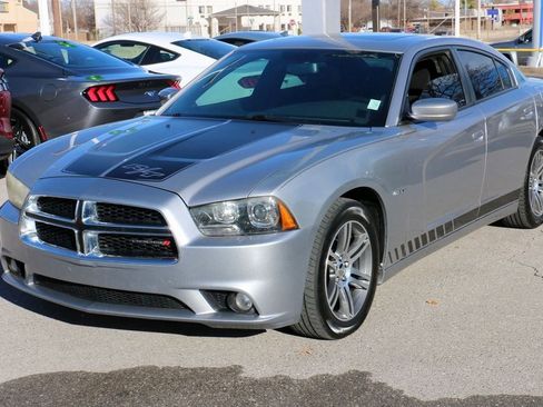 Used 2014 Dodge Charger R/T image 2