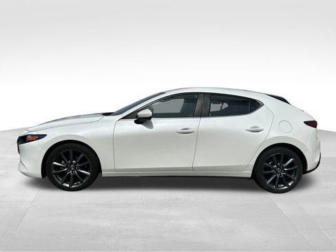 Used 2020 MAZDA MAZDA3 Hatchback w/ Preferred Package image 2
