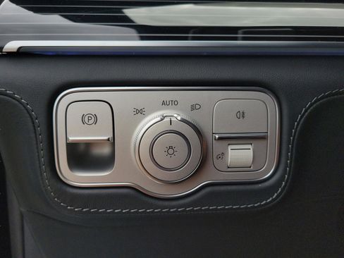 New 2026 Mercedes-Benz Maybach GLS 600 4MATIC image 18