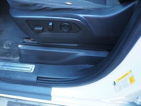 Used 2024 Chevrolet Silverado 2500 LT image 23