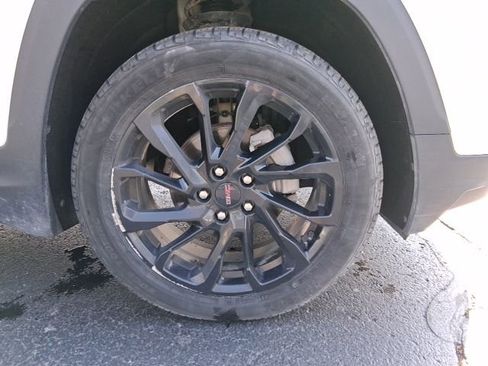 Used 2023 GMC Terrain SLE w/ Driver Convenience Package AWD/4WD image 8