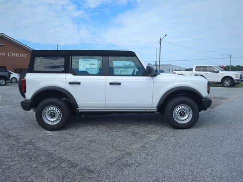 New 2025 Ford Bronco 4-Door image 2
