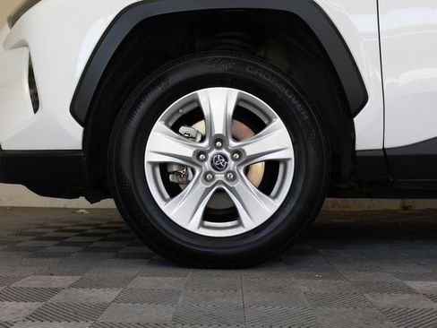 Used 2019 Toyota RAV4 XLE w/ Carpet Mat Package AWD/4WD image 9