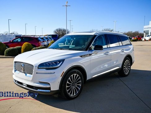 Used 2023 Lincoln Aviator Reserve image 3