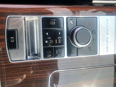 Used 2014 Land Rover Range Rover HSE image 21