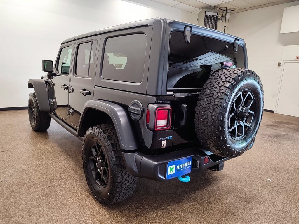 Used 2024 Jeep Wrangler Unlimited AWD/4WD image 3