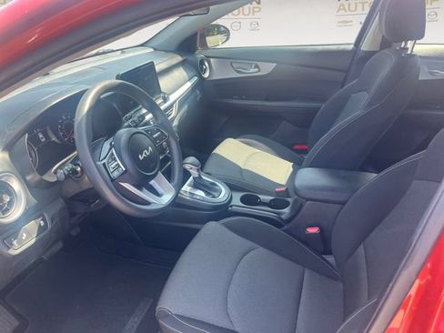 Used 2024 Kia Forte LXS w/ LXS Technology Package FWD image 9