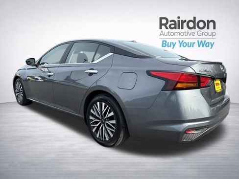 Used 2025 Nissan Altima 2.5 SV FWD image 5