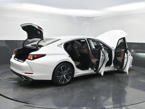 Used 2023 Lexus ES 350 w/ Premium Package FWD image 38