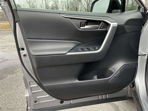Used 2023 Toyota RAV4 XLE Premium image 18
