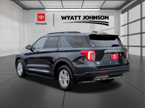 Used 2023 Ford Explorer XLT w/ Equipment Group 202A AWD/4WD image 3