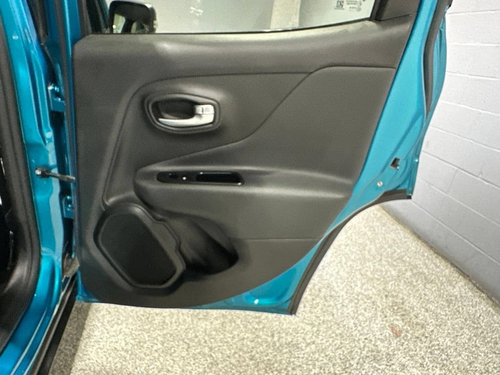 Used 2020 Jeep Renegade Limited AWD/4WD image 19