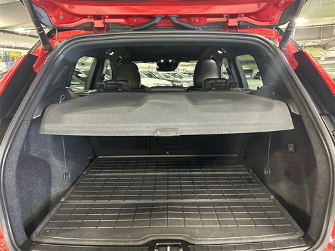 Used 2022 Volvo XC40 T5 R-Design w/ Advanced Package image 26