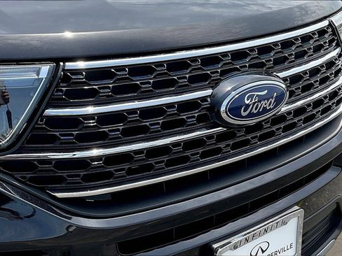Used 2020 Ford Explorer XLT w/ Equipment Group 202A AWD/4WD image 31
