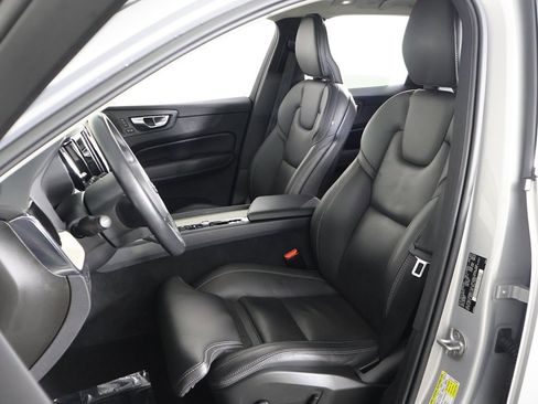 Used 2022 Volvo XC60 B6 Inscription w/ Climate Package image 31