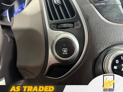 Used 2011 Hyundai Tucson GL FWD image 18