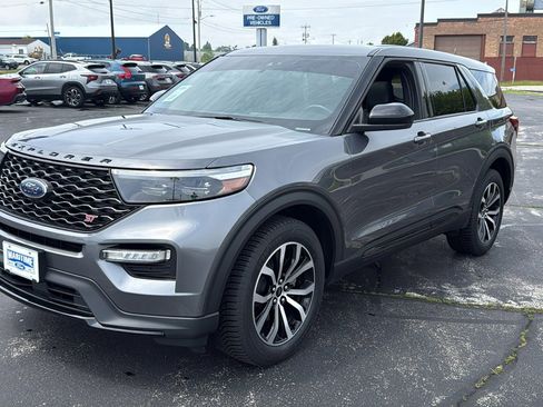 Used 2022 Ford Explorer ST AWD/4WD image 3