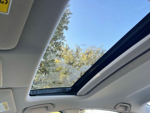 Used 2019 Honda Insight Touring image 30