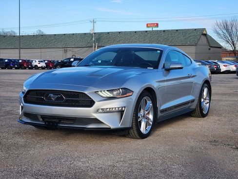 Used 2018 Ford Mustang Premium w/ Equipment Group 201A image 3