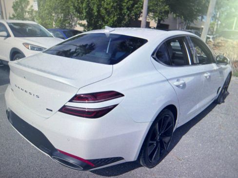 Used 2022 Genesis G70 3.3T RWD image 2