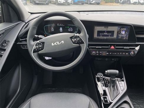 New 2025 Kia Niro SX image 22