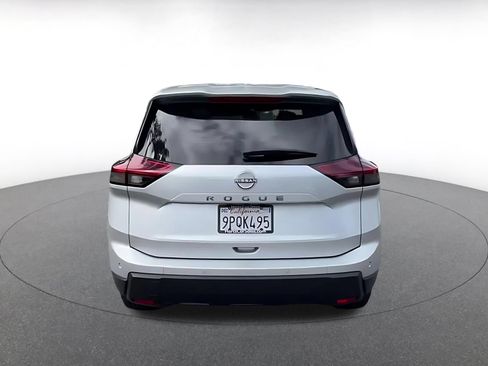 Used 2025 Nissan Rogue SV FWD image 12