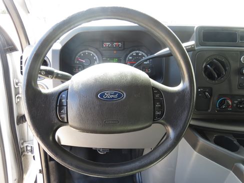 Used 2014 Ford E-150 and Econoline 150 w/ Power Group RWD image 11