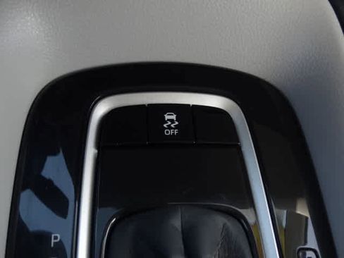 Certified 2022 Toyota Corolla LE w/ LE Convenience Package image 32