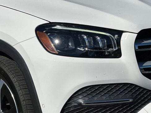 Used 2022 Mercedes-Benz GLS 450 4MATIC image 11