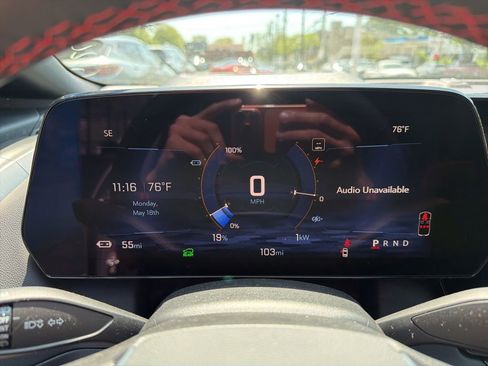 New 2025 Chevrolet Equinox EV RS w/ Convenience Package II AWD/4WD image 12