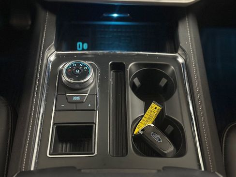 Used 2024 Ford Expedition Max XLT image 21