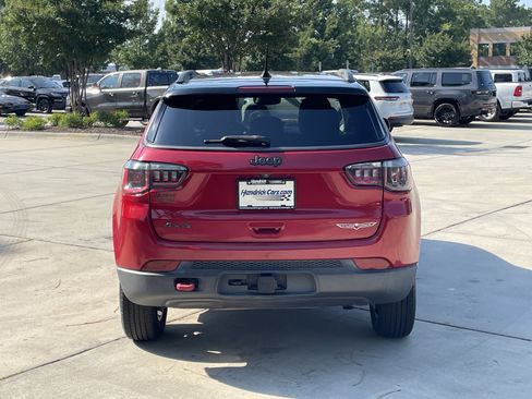 Used 2018 Jeep Compass Trailhawk w/ Popular Equipment Group AWD/4WD image 8