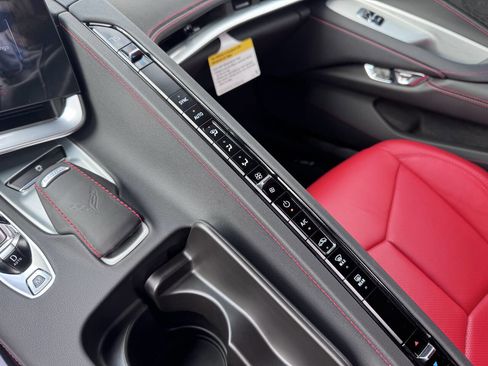 Used 2024 Chevrolet Corvette Stingray 2dr Coupe w/1LT image 32