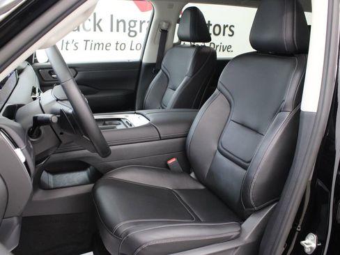 Used 2026 Nissan Armada SV RWD image 14