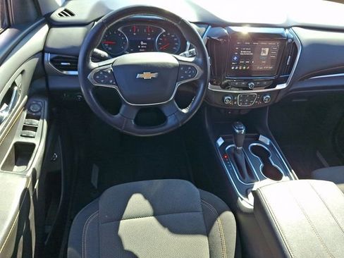 Used 2020 Chevrolet Traverse LT image 12
