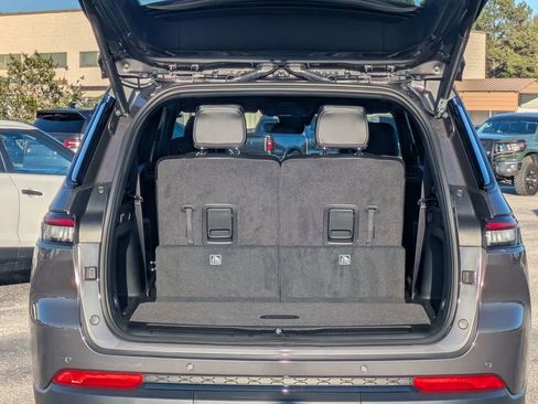 New 2025 Jeep Grand Cherokee L Altitude image 31