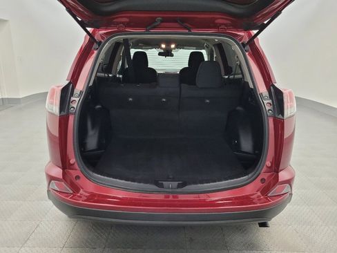 Used 2018 Toyota RAV4 LE image 29