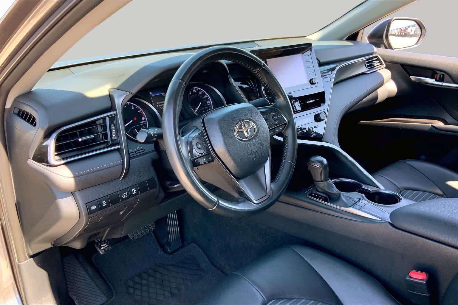 Used 2023 Toyota Camry SE w/ Convenience Package FWD image 17