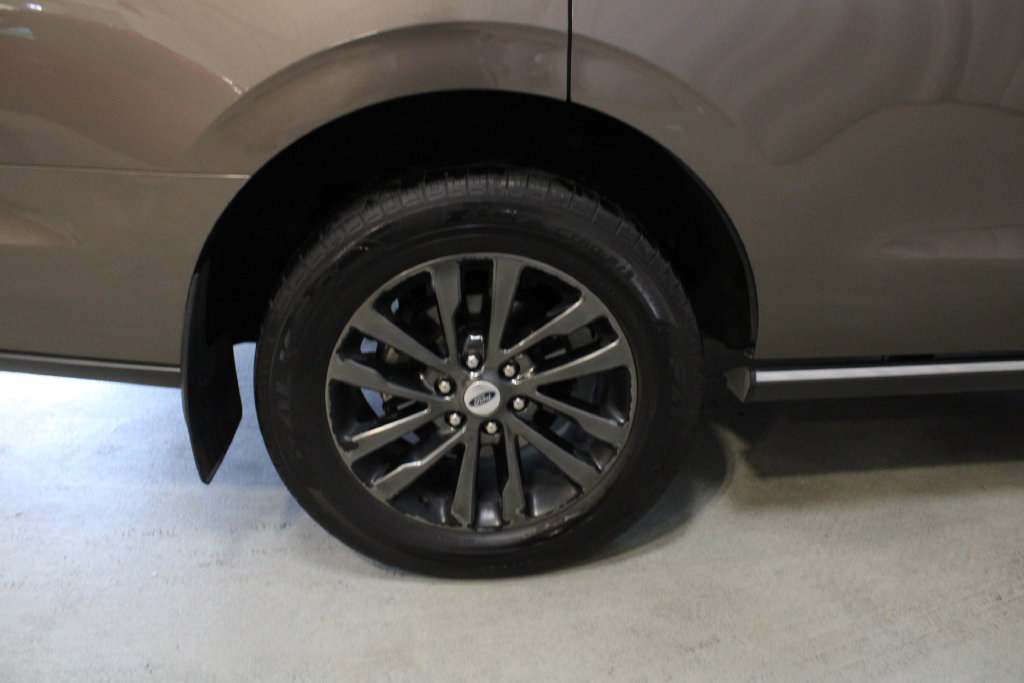 Used 2019 Ford Expedition Limited w/ Equipment Group 301A AWD/4WD image 28