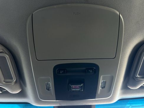 Used 2019 Toyota Camry SE FWD image 26