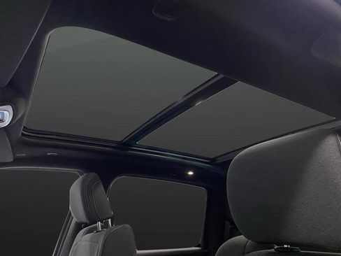 New 2026 RAM 1500 4x4 Crew Cab image 7