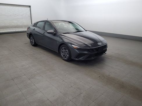 Used 2024 Hyundai Elantra SEL FWD image 13