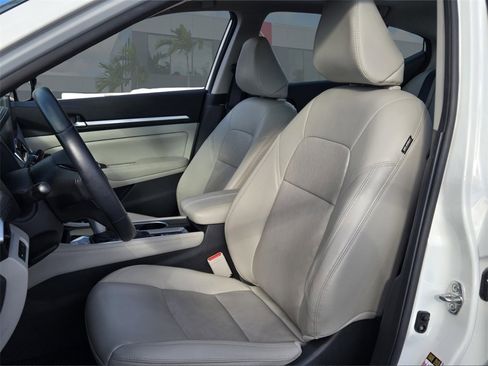 Used 2024 Nissan Altima 2.5 SL image 6