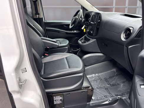 Used 2021 Mercedes-Benz Metris image 15
