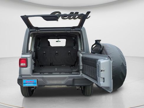 Used 2019 Jeep Wrangler Unlimited Sport S AWD/4WD image 9