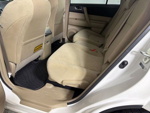 Used 2013 Toyota Highlander Plus image 20