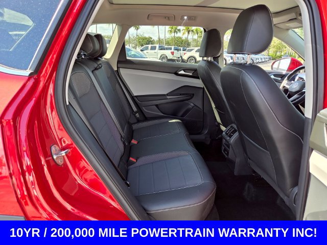Used 2023 Volkswagen Taos SE w/ Panoramic Sunroof Package FWD image 17