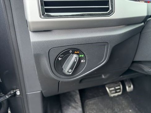 Used 2023 Volkswagen Atlas SEL R-Line image 26